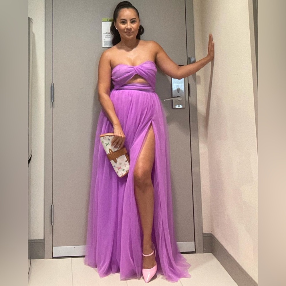 Lavender sleeveless gown